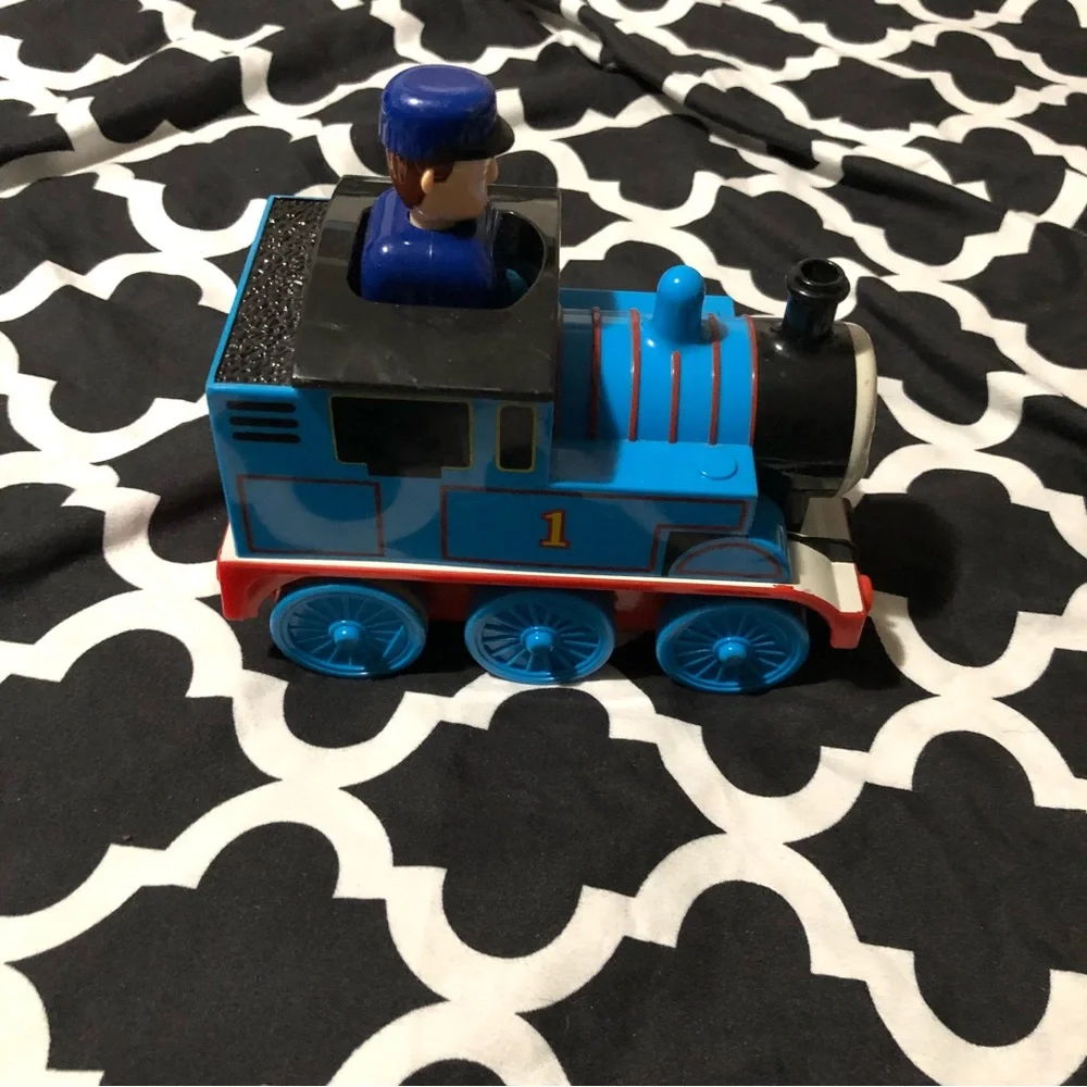 2004 TOMY Thomas & Friends Thomas Beginner Set: Thomas Replacement Train Toy.